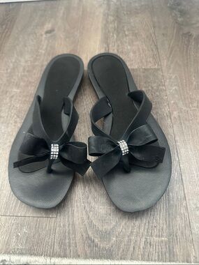 Guess Black Bow Rhinestone Flip Flop Sandals - Women